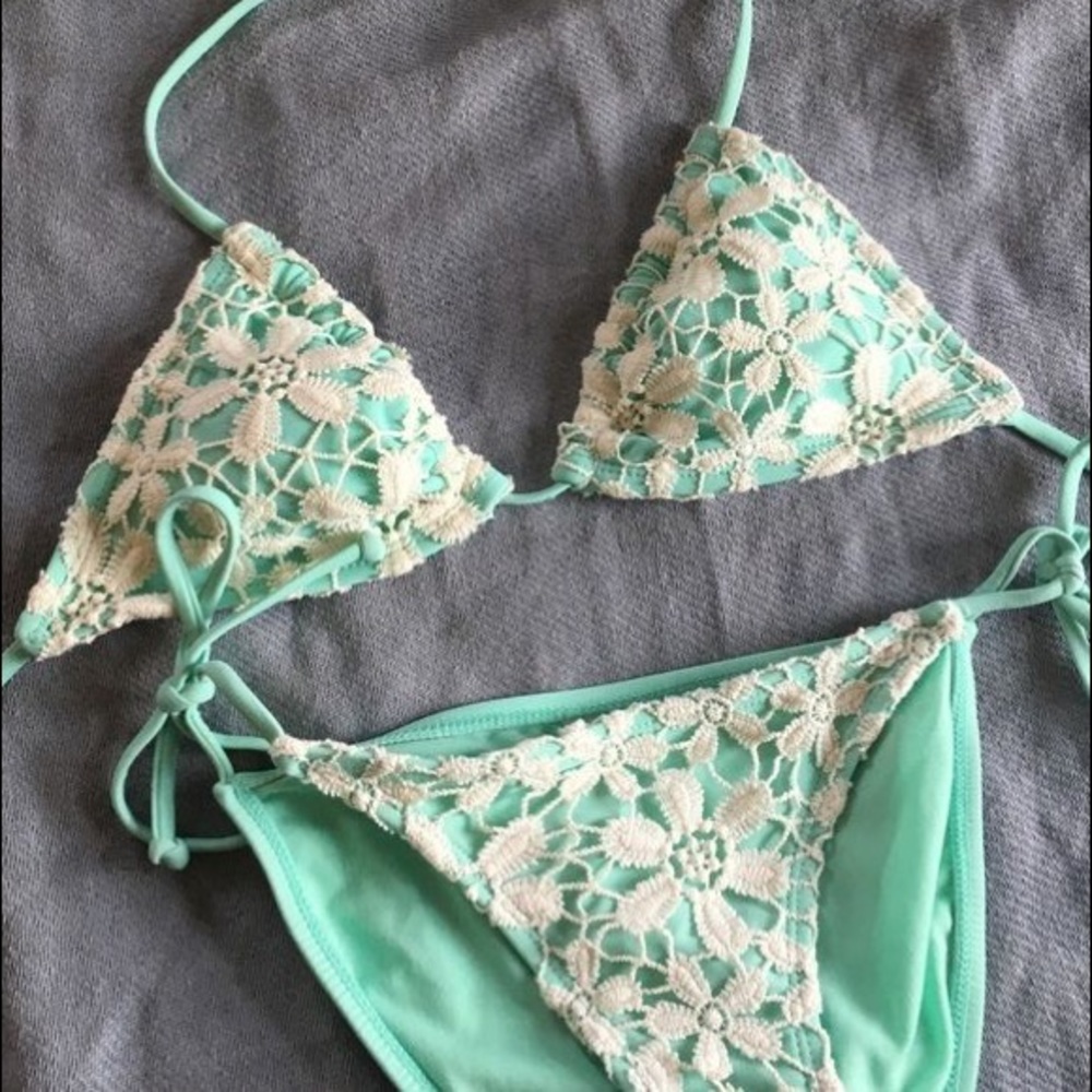 Bathing suit bottoms